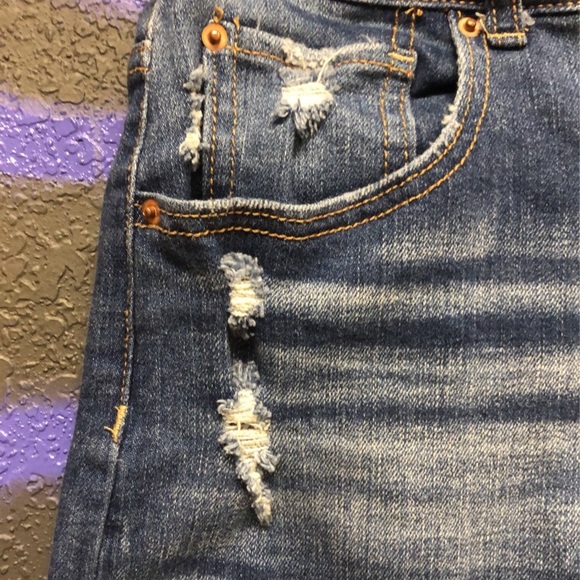 Time and Tru Mid Rise Denim Shorts - Picture 4 of 6